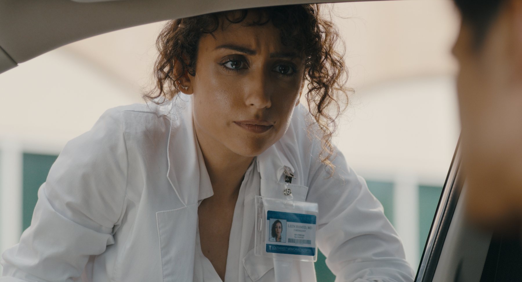 Leen at the car window